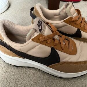 Nike cleat shoes. Only worn a handful of times. Still in excellent condition